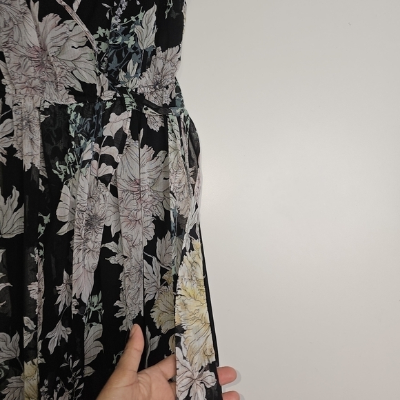 BAND of Gypsies Faux Wrap Dress Black Floral Chiffon High Low Maxi sz S - Picture 6 of 11